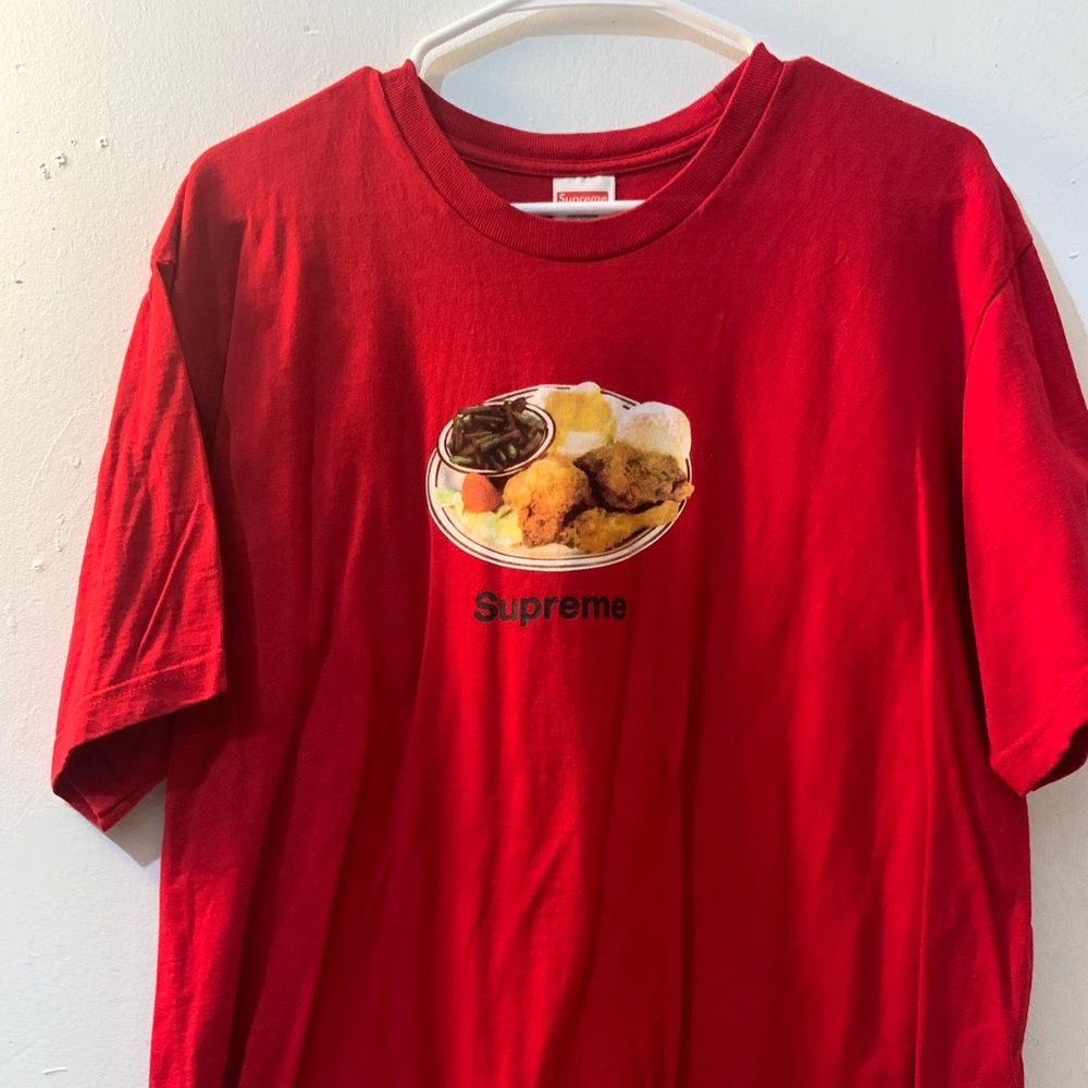 SUPREME T SHIRT
